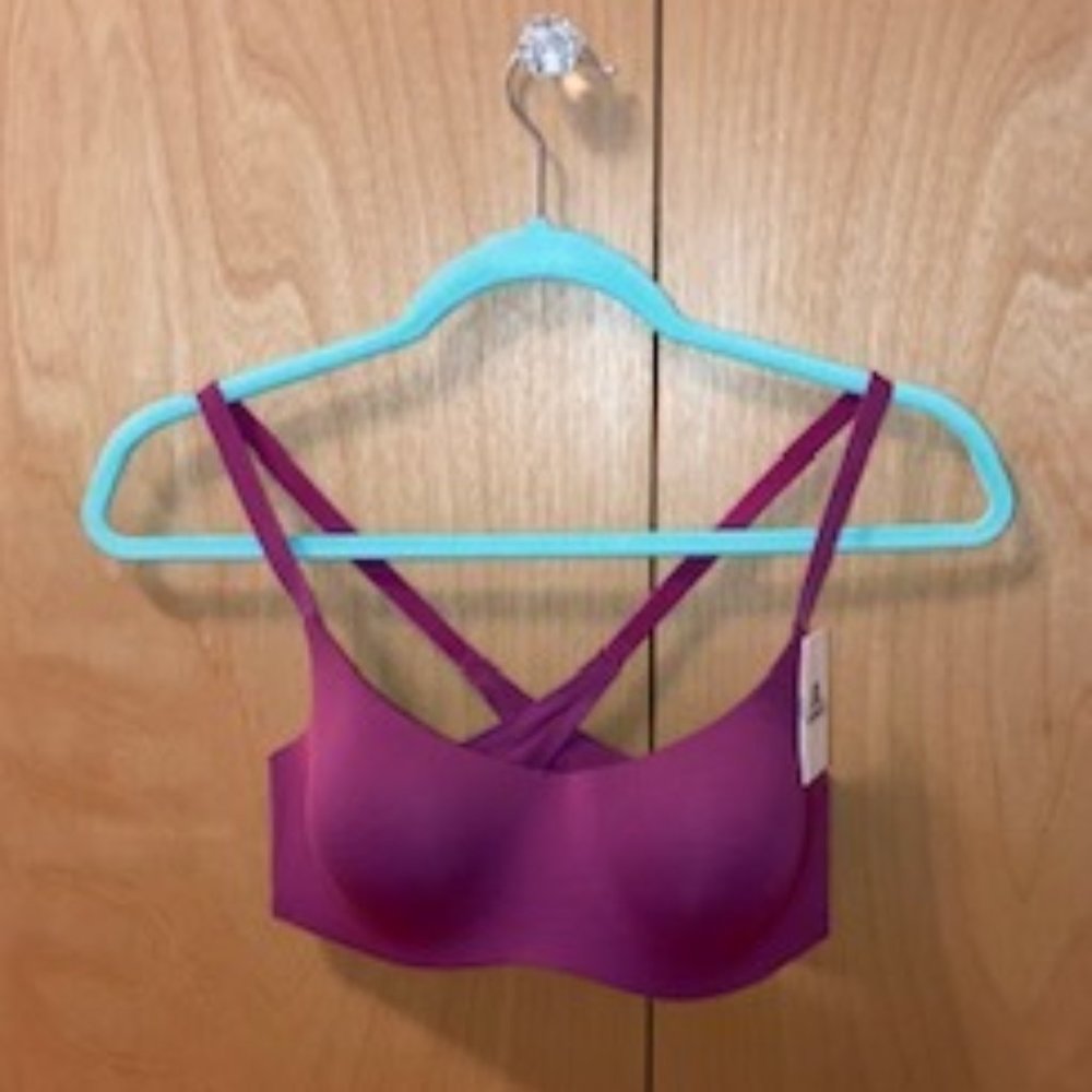 Women's b.tempt'd by Wacoal cross back wireless bra size US 34C